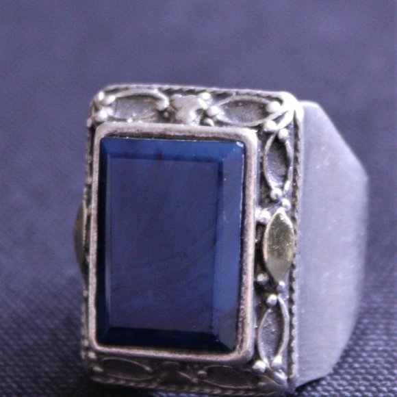 Ring - Picture 3 of 3